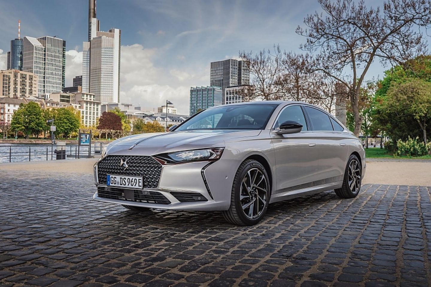 Der DS 9 E-Tense 225 kostet mindestens 52.810 Euro