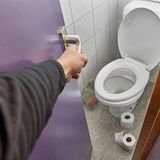 Oder zu wenig   Aber auch die Kehrseite der Medaille findet sich in den Bewertungen vergangener Tage: Manchmal war es eben auch einfach zu wenig! "Es gibt wenig Schränke im Zimmer", schreibt Urlauber Arne, "Zu wenig Steckdosen im Zimmer" attestiert Urlauber Günther und "Das Duschgel und Shampoo ist für zwei Personen zu wenig", bemängelt Urlauberin Silke. Bleibt nur zu hoffen, dass die Hotels aus der Corona-Krise gelernt haben und zumindest genügend Toilettenpapier auf den Zimmern vorhanden ist. "Alles in allem ein gelungenes Wochenende, trotz fehlenden Toilettenpapieres", wie Urlauberin Marita feststellen musste.