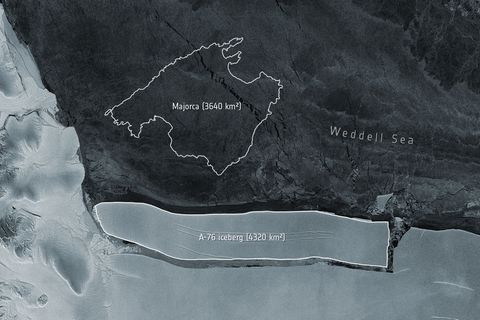 Satellitenbild vom in der Antarktis abgelösten Eisberg A-76 mit Vergleichsgröße Mallorca