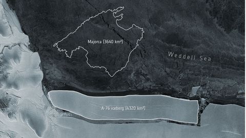 Satellitenbild vom in der Antarktis abgelösten Eisberg A-76 mit Vergleichsgröße Mallorca