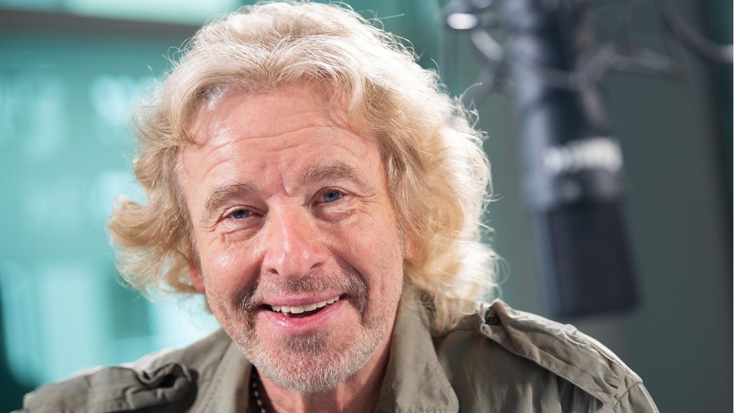 Thomas Gottschalk lächelt in die Kamera