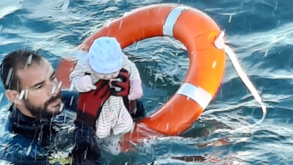 Ceuta: Dramatische Rettung von Migranten-Baby sorgt für Aufsehen