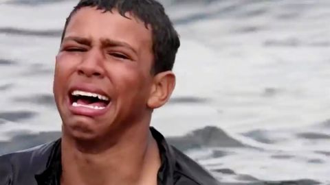 Junge schwamm mit Plastikflaschen durchs Mittelmeer: "Ich würde lieber sterben, als zurückzugehen"