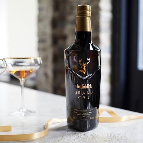 Die Flaschen der neuen Grand-Series von Glenfiddich sind schick designt
