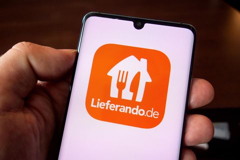 Harte Vorwürfe gegen Essenslieferant Lieferando. Kontrolliert Lieferando seine Fahrer mit einer Erfassungapp?