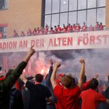 Jubel auch in Berlin: Die Eisernen von Union gewannen mit 2:1 gegen RB Leipzig und ziehen damit überraschend ins internationale Geschäft ein. In der nächsten Spielzeit sind die Köpenicker in der Europa-Conference-League dabei.