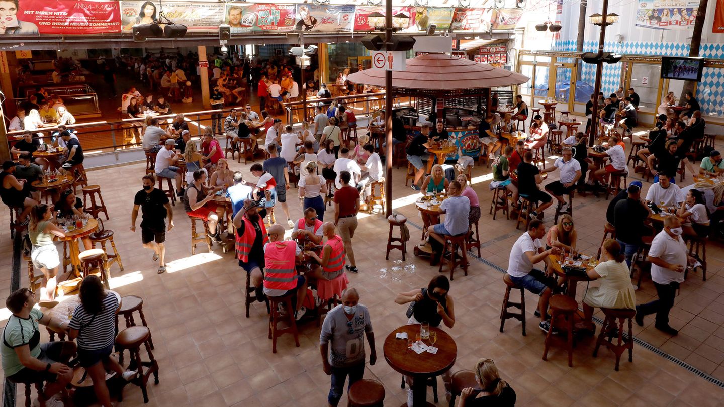 Gäste im Bierkönig auf Mallorca