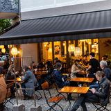 Auch dieses Berliner Restaurants durfte sich über erste Gäste freuen. In der Hauptstadt war das Öffnen der Außengastronomie bereits seit Freitag wieder erlaubt.