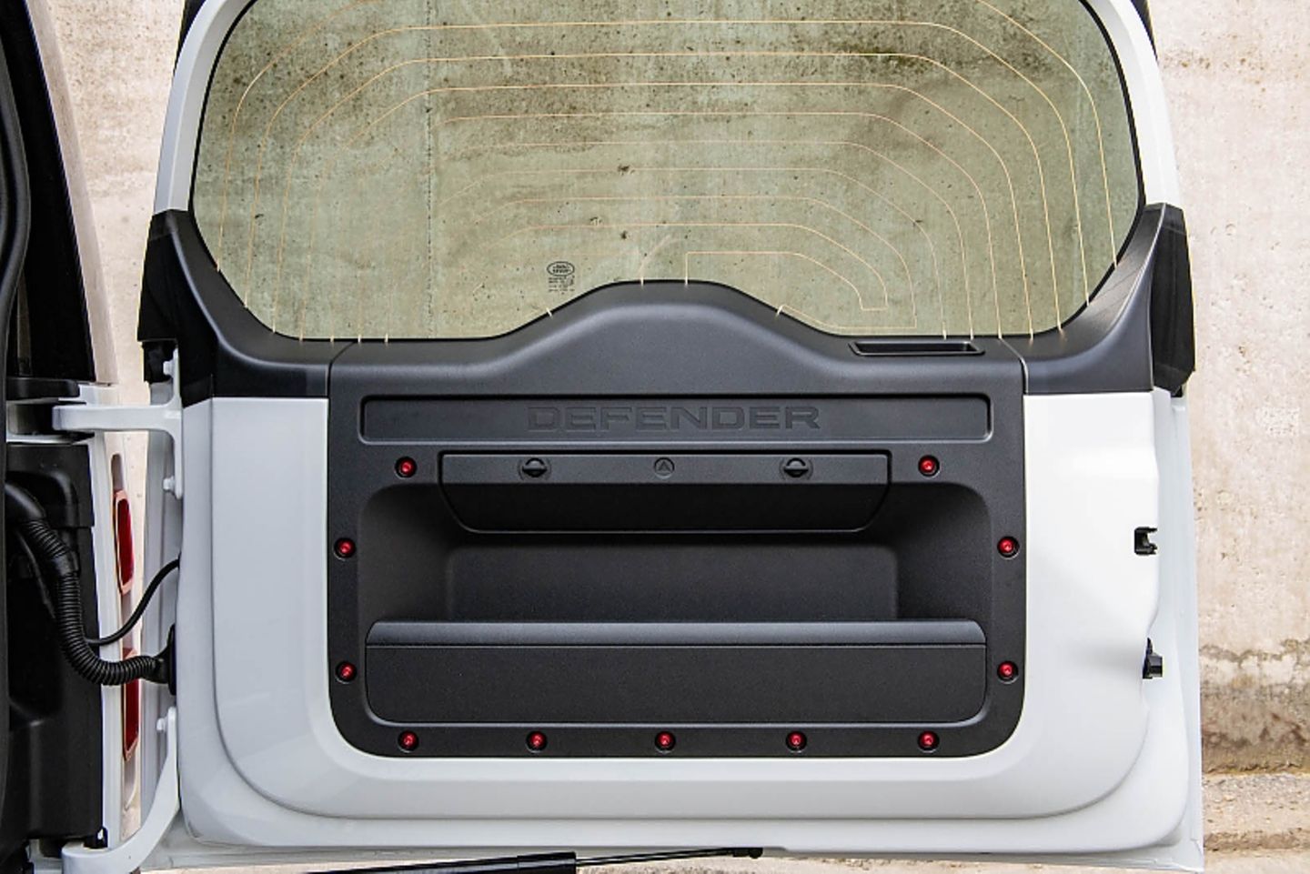 Land Rover Defender 90 P 300 by Startech