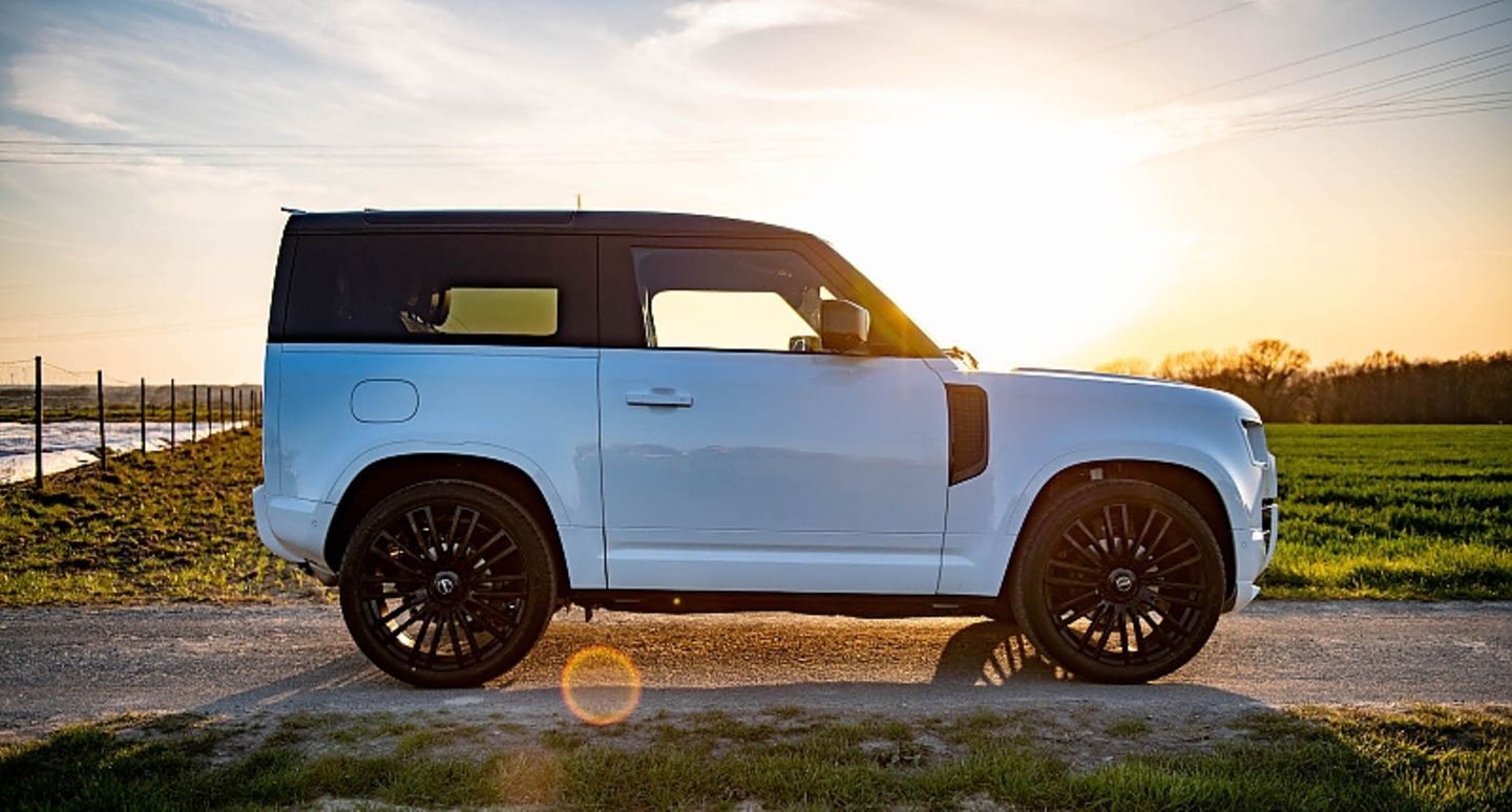 Land Rover Defender 90 P 300 by Startech