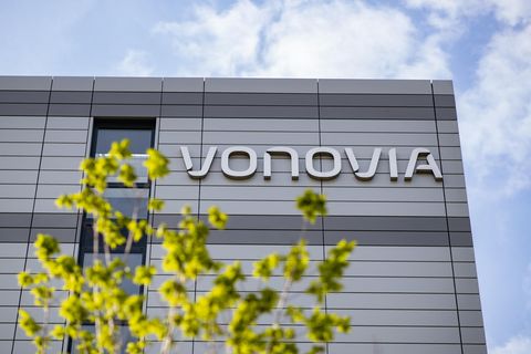 Der Schriftzug des Wohnungsunternehmens «Vonovia» an der Firmenzentrale.