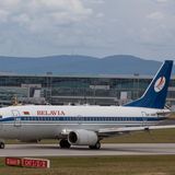 Eine Boeing 737 mit der älteren Belavia-Bemalung ist am Frankfurter Flughafen gelandet