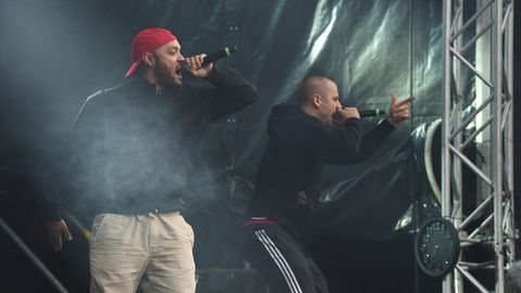 Hip-Hop-Formation K.I.Z. steht bei einem Konzert unter dem Motto "wirsindmehr" in Chemnitz auf der Bühne