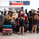 Direktflug  Ein Direktflug bedeutet nicht, dass der Flieger ohne Zwischenstopps ans Ziel gelangt, sondern nur, dass man bei den Zwischenlandungen nicht die Maschine wechseln muss. Wer ohne jede Zwischenlandung ans Ziel kommen will, muss einen Nonstopflug buchen.