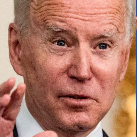 Ein aus zwei Bildern montiertes Foto zeigt links das Gesicht von US-Präsident Biden, rechts das von Russlands Präsident Putin
