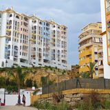 Nur 15 Minuten zum Strand  Eine klassische Null-Aussage: 15 Minuten womit? Zu Fuß, mit dem Bus oder dem eigenen Mietwagen? Bei solchen Angaben sollte immer die Art des Verkehrsmittels angegeben sein.