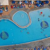 Beheizbarer Swimmingpool  Der Vermerk "beheizbarer Pool" bedeutet nur, dass man den Pool heizen kann. Er garantiert nicht, dass er auch tatsächlich in Ihrer Ferienzeit beheizt wird.