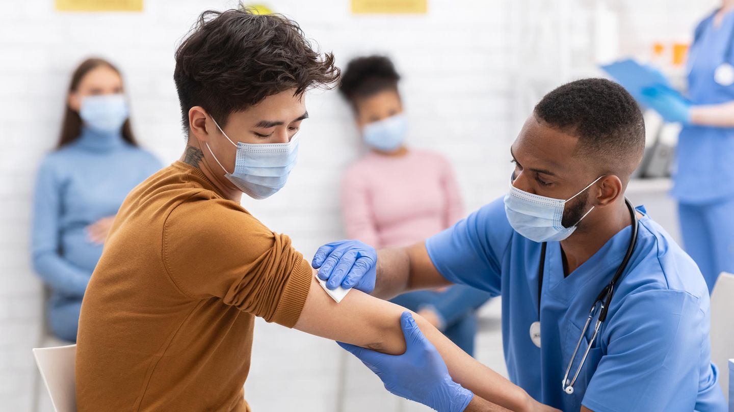 Impfungen: Die Impf-Priorisierung in Deutschland fällt bald weg, Jüngere können dann auch geimpft werden Die Impf-Priorisierung in Deutschland fällt bald weg, Jüngere können dann auch geimpft werden