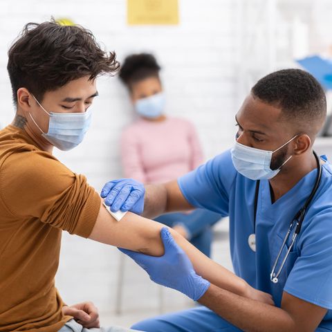 Die Impf-Priorisierung in Deutschland fällt bald weg, Jüngere können dann auch geimpft werden