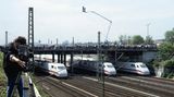 Eröffnung des Hochgeschwindigkeitsverkehrs in Deutschland am 29. Mai 1991: In einer Sternfahrt erreichen mehrere ICE-Züge den neuen Bahnhof von Kassel-Wilhelmshöhe.