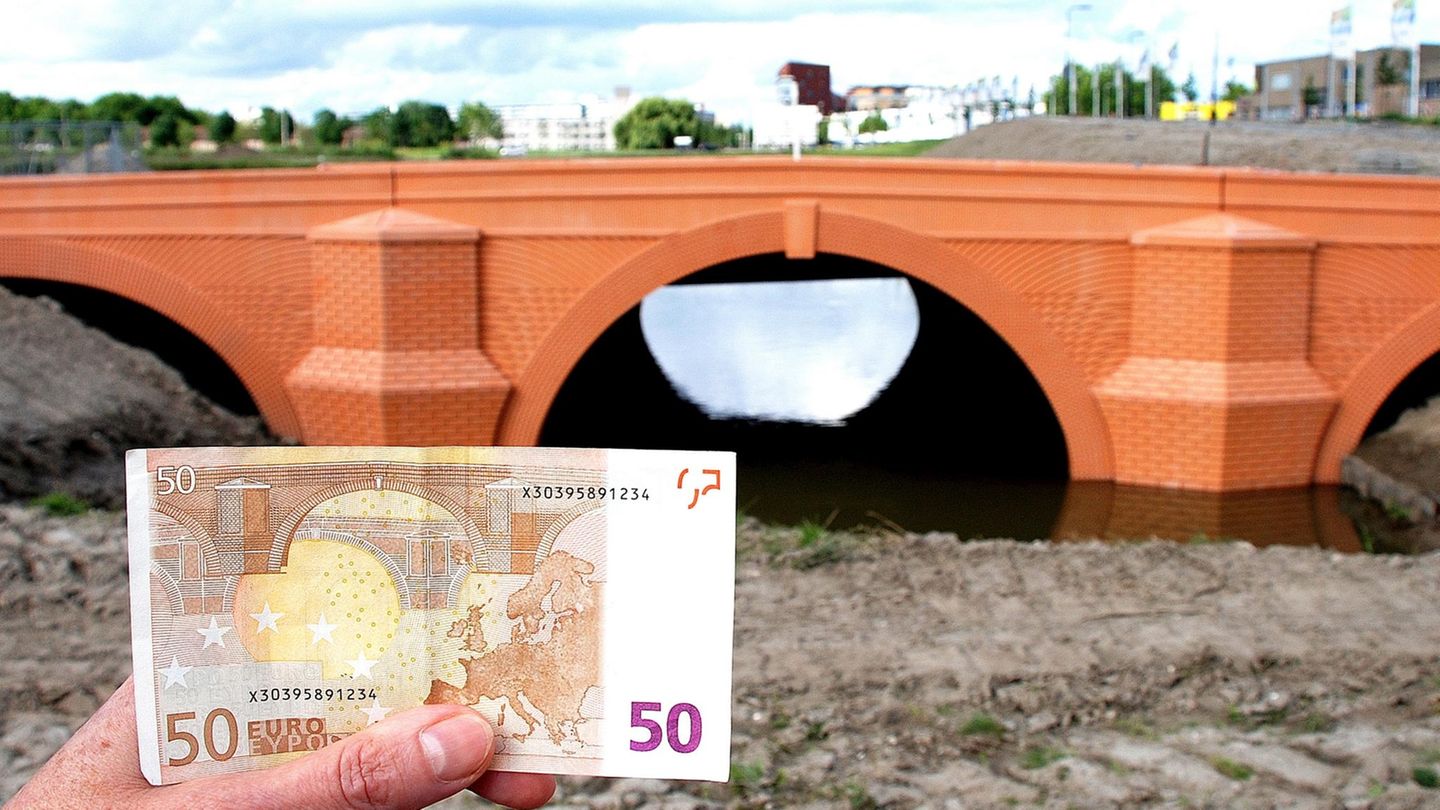 Brücke auf 50-Euro-Schein und in Spijkenisse