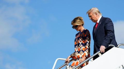 Donald und Melania Trump steigen aus der Air Force One