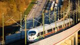 Mir Einführung des ICE 3 der Baureihe 403/406/407 (82 Exemplare) ab 2000 wurde sich vom Triebkopfbetrieb in den Steuerwagen verabschiedet und der Unterflurantrieb eingeführt. Das bedeutete eine geringere Achsenlast. Auch ist diese Generation gemäß internationaler Anforderung schmaler. Die Version 406 eignet sich für die Gleichstromnetze in den Niederlanden und Belgien. Ein Redesign erfolgte 2017, die Anzahl der Sitzplätze beträgt 419 bis 450.