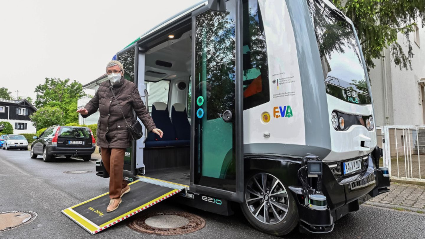 Autonomer Elektrobus in Karlsruhe