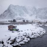 Lofoten, Norwegen, Artic Campers   Camping auf den Lofoten ist ein ganz besonderes Erlebnis. Hier gibt es zahlreiche Campingplätze. Wer nicht selbst mit einem Camper anreist, hat die Möglichkeit, zum Beispiel über die Campervermietung Artic Campers einen Wagen zu mieten. Ob im Winter oder Sommer: Die Lofoten bezaubern mit wunderschöner Landschaft. Und je nach Jahreszeit hat man hier die Möglichkeit vom Camper aus die Polarlichter zu beobachten. Der beste Zeitraum ist von September bis Ende März.