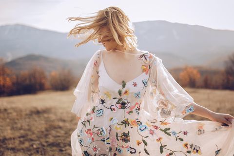 Hippie-Kleider wirken leicht und verspielt — ideal für den Sommer