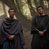 Es hat nichts Gutes zu bedeuten,  wenn Augustus (r.) und sein Freund Agrippa (l.) vor der Tür stehen.