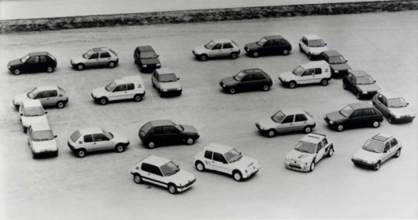 24 Modelle des Peugeot 205