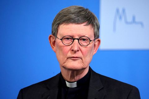 Kardinal Rainer Marika Woelki blickt ernst