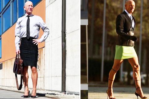 61-jähriger Mark Bryan trägt Rock und High Heels