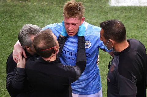 Kevin De Bruyne nach seinem Zusammenprall im Dhampions-League-Finale
