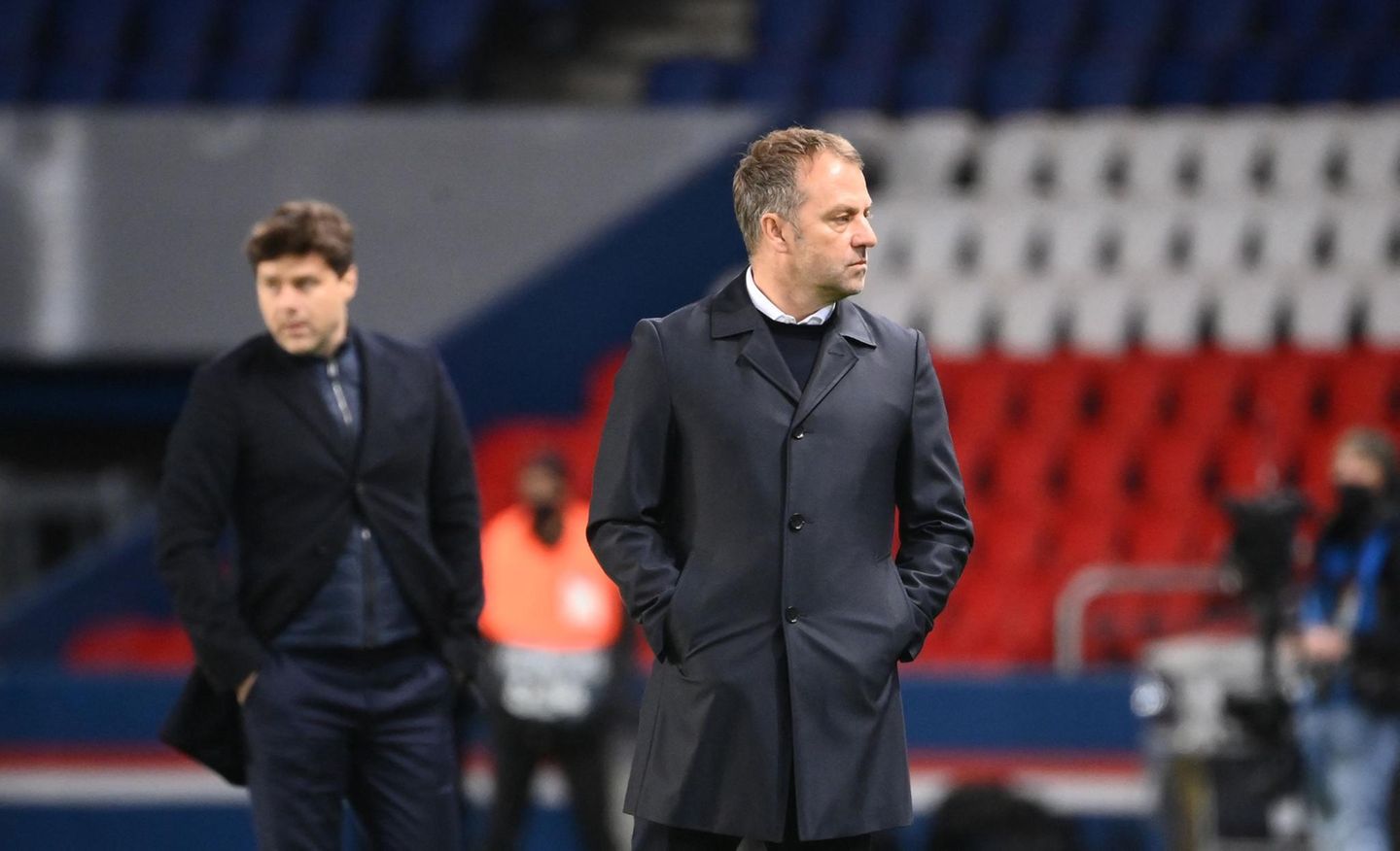 PGS hat alles richtig gemacht. Oder doch nicht? Zunächst sah alles nach einem klugen Schachzug aus: Paris Saint-Germain trennte sich Ende Dezember von Thomas Tuchel und verpflichtete Mauricio Pochettino. Die Maßnahme schien aufzugehen. Im Viertelfinale der Champions League gelang dem Argentinier, woran Tuchel im vergangenen Jahr noch gescheitert war: den FC Bayern auszuschalten. Viel gebracht hat es Paris jedoch nicht, denn im Halbfinale unterlag man Manchester City. Auch in der französischen Liga verpasste das Starensemble um Neymar den Titel. Nach zuletzt drei Meisterschaften in Folge, zwei davon von Trainer Thomas Tuchel eingefahren, reichte es diesmal nur für Rang 2.