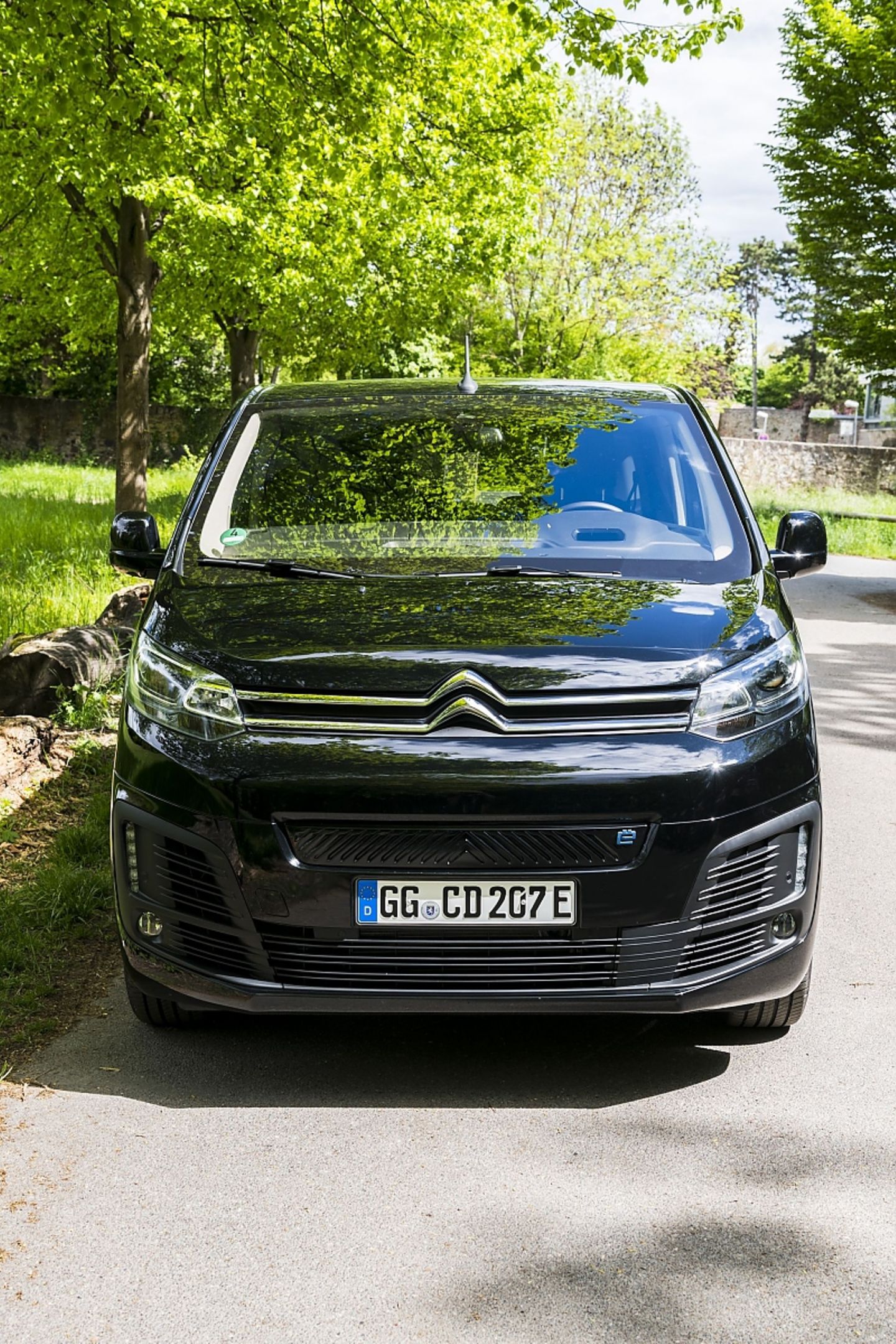 Die Front unterscheidet den Citroën ë-Spacetourer vom Peugeot e-Traveller und dem Opel Zafira-e Live