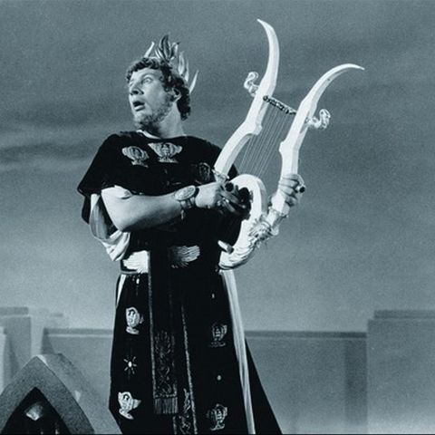 Peter Ustinov setzte das negative Bild des Kaisers genial in Szene.
