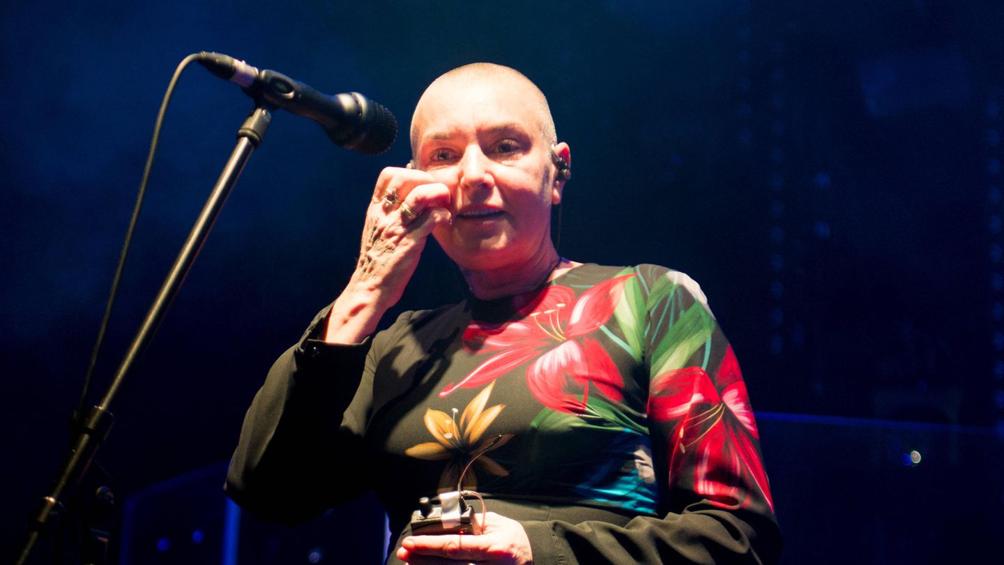 Sinead O'Connor bei einem Konzert im italienischen Pordenone