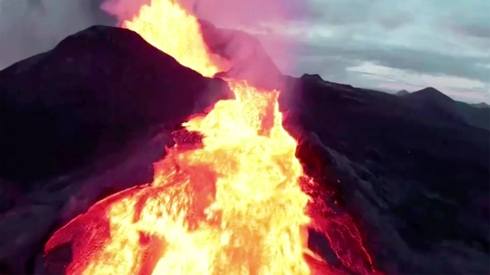 Japan: Vulkanausbruch sorgt für 3500 Meter hohe Aschewolke über Hauptinsel Kyushu