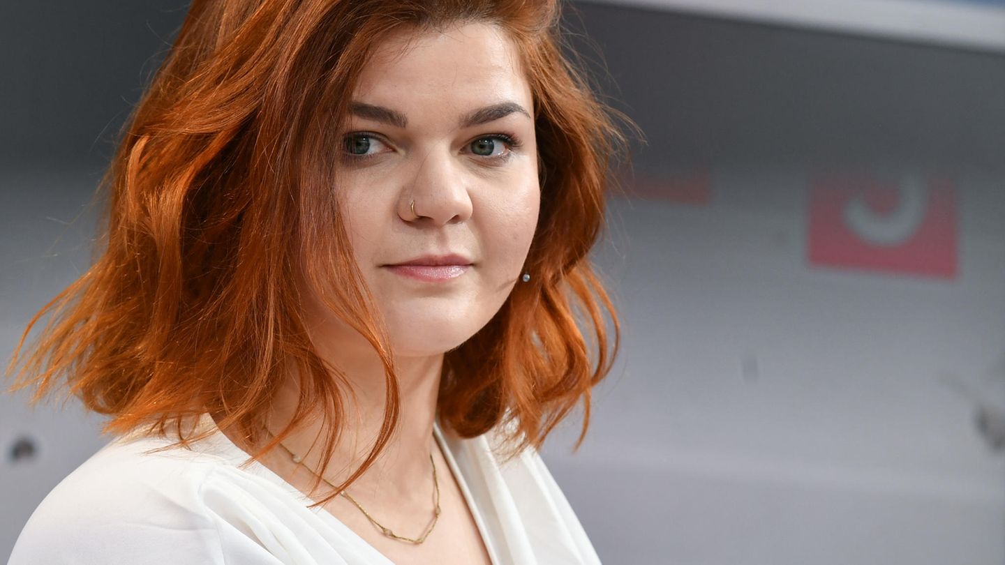 Die Autorin Sophie Passmann im Jahr 2019 auf der Buchmesse in Leipzig
