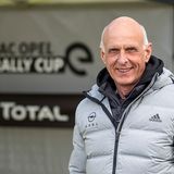 Opel-Experte Volker Strycek freut sich über das gelungene Sportgerät