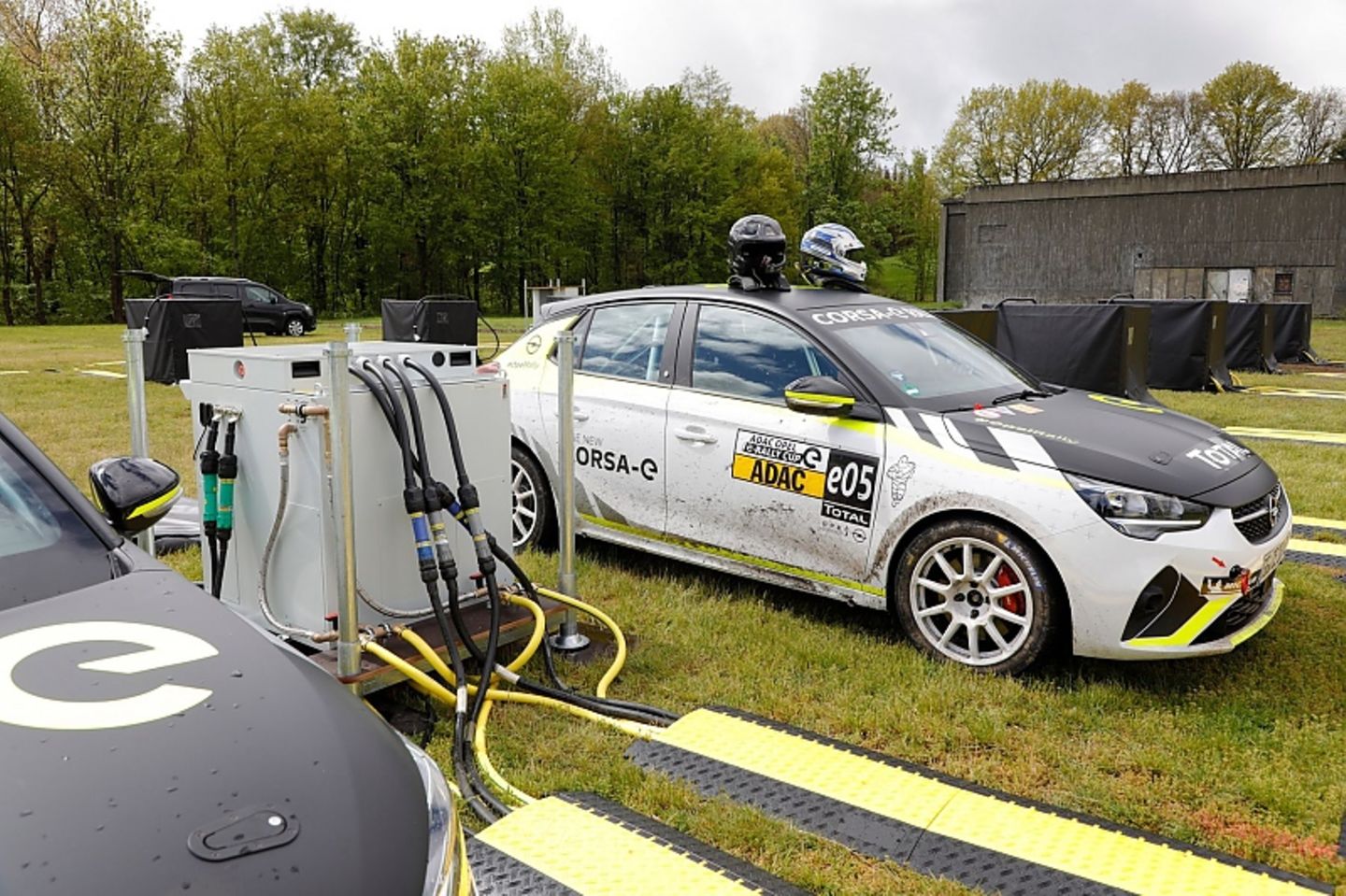 Opel bringt mobile Ladestationen mit zur e-Rallye