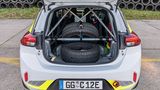Trotz massivem Überrollkäfig wiegt der Opel Corsa e-Rallye 60 Kilogramm weniger als das Serienmodell
