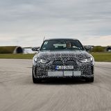 Der BMW i4 M50 geht beschwingt durch die Kurven