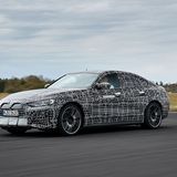 Beim BMW i4 M50 liegt der Schwerpunkt um 37 Millimeter tiefer als beim 3er BMW