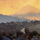 Nyiragongo im Kongo  Ortswechsel nach Afrika: Nur zwölf Kilometer nördlich der Millionenmetropole Goma liegt der Nyiragongo, einer der aktivsten Vulkane des afrikanischen Kontinents.