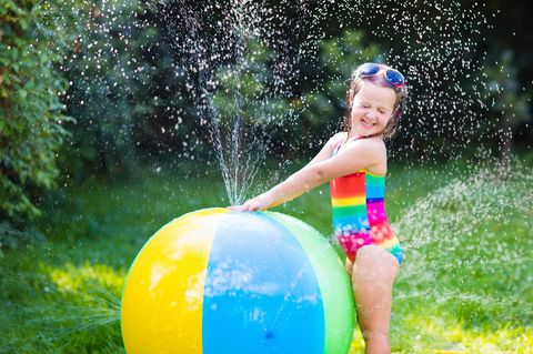 Wasserspielzeug ist im Sommer besonders beliebt