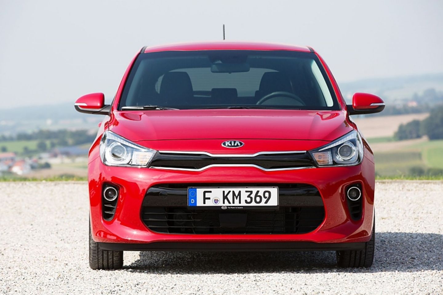Beim Kia Rio (2016) sieht man die Tigernase deutlich