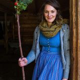 Wenn Sennerin Julika in einer der wenigen ruhigen Minuten vor ihrer Almhütte auf der Schapbachalm sitzt, genießt sie ein Panorama, dass sich vom Wanderweg aus nicht erahnen lässt.